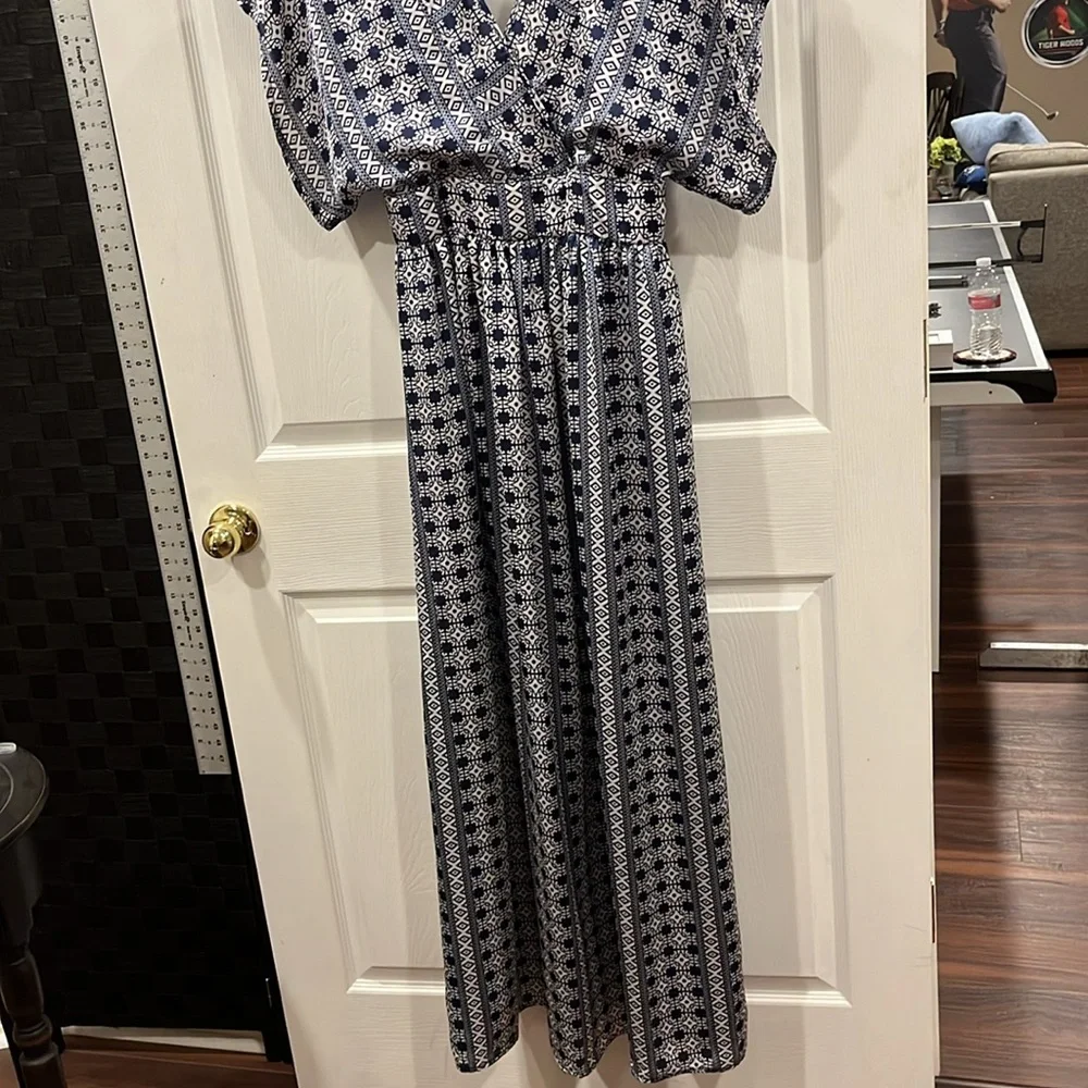 Maxi Dress, silky and flowy feel! Navy Blue & White! - Picture 3 of 5